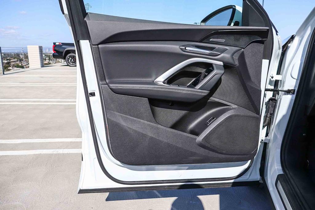 Thumbnail: 2025 Audi Q5 - 27