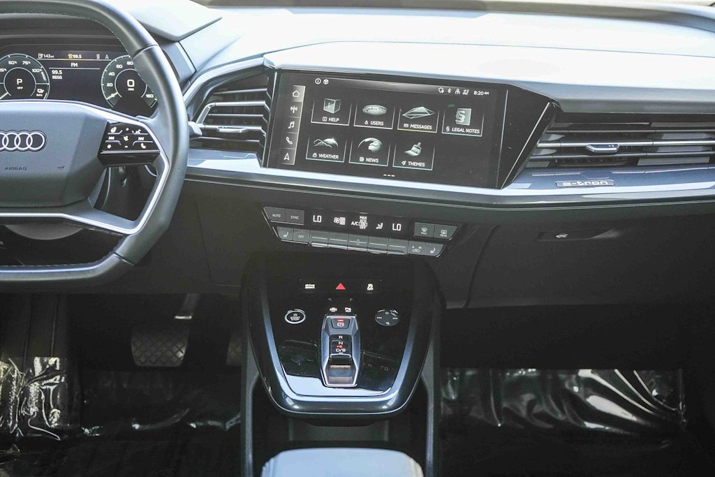 Thumbnail: 2023 Audi Q4 e-tron - 8