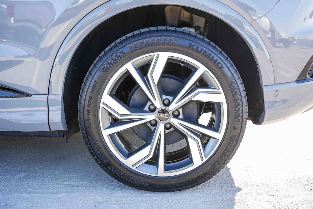 Thumbnail: 2023 Audi Q4 e-tron - 6