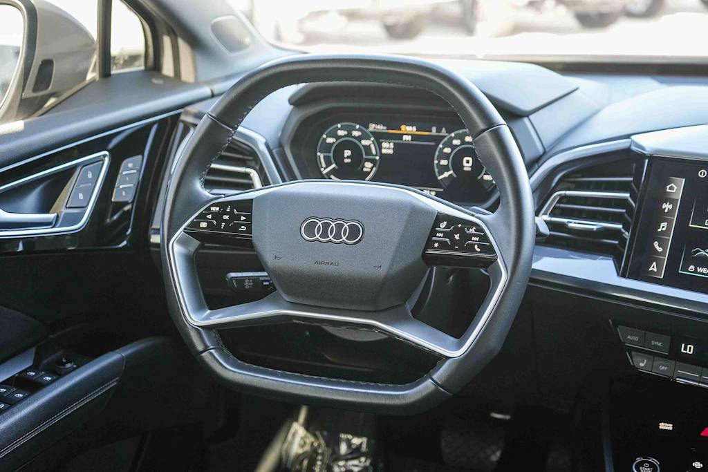 Thumbnail: 2023 Audi Q4 e-tron - 12