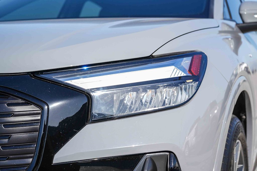 Thumbnail: 2023 Audi Q4 e-tron - 19