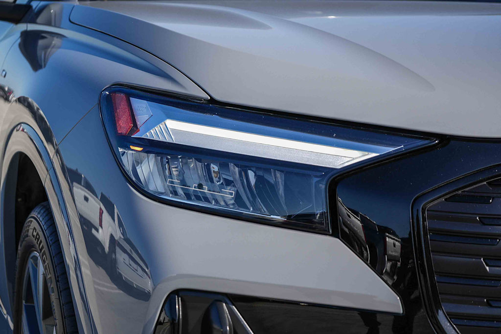 Thumbnail: 2023 Audi Q4 e-tron - 18