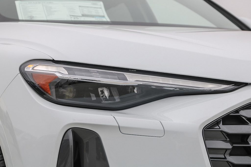 Thumbnail: 2025 Audi Q5 - 19