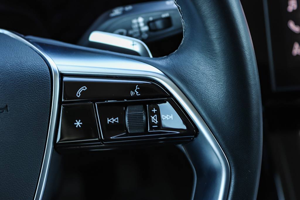 Thumbnail: 2024 Audi Q8 e-tron - 28
