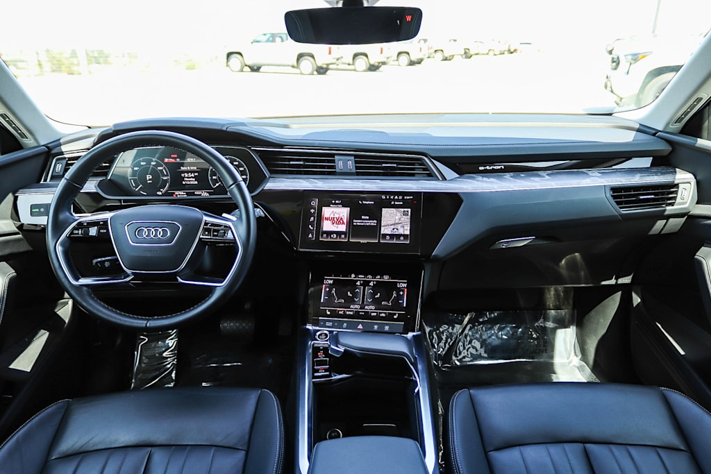Thumbnail: 2024 Audi Q8 e-tron - 2