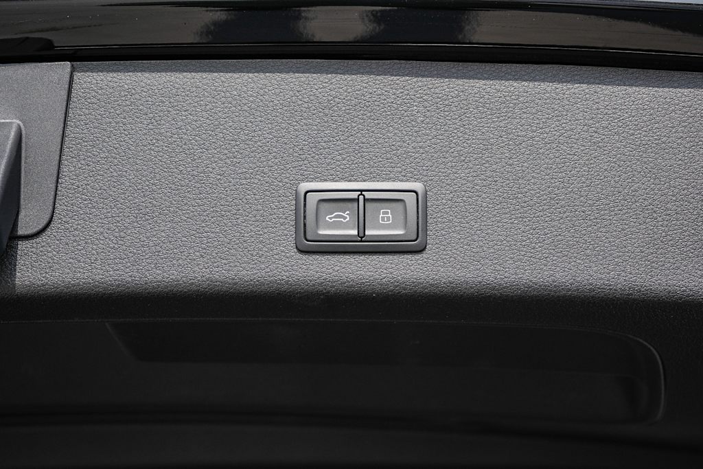 Thumbnail: 2024 Audi Q8 e-tron - 42