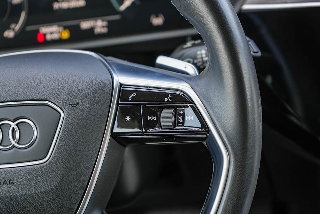 Thumbnail: 2024 Audi Q8 e-tron - 27