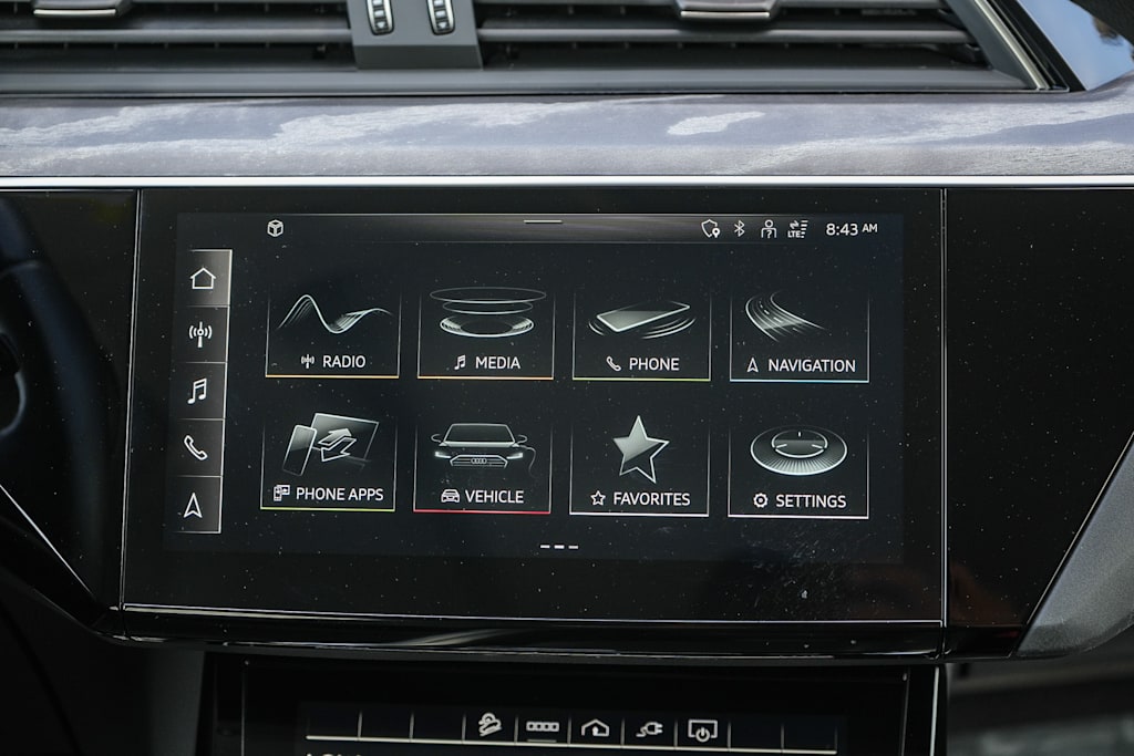 Thumbnail: 2024 Audi Q8 e-tron - 26