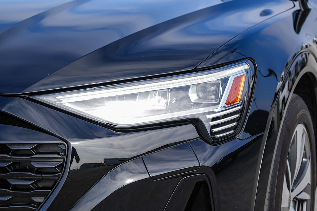 Thumbnail: 2024 Audi Q8 e-tron - 19