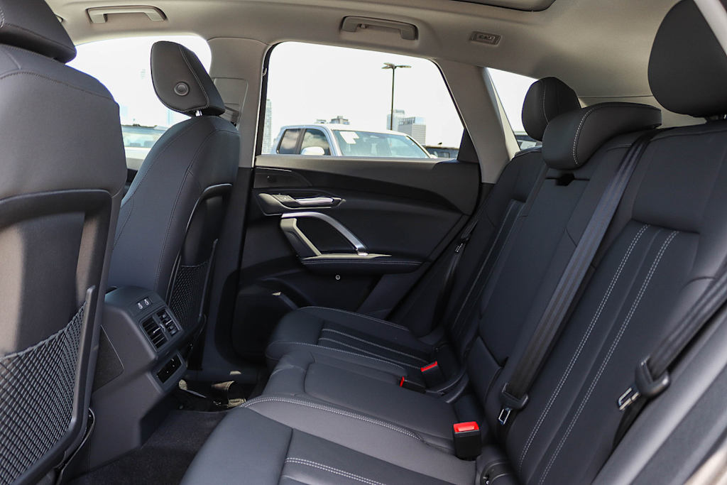 Thumbnail: 2026 Audi Q5 - 12