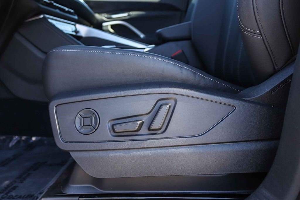 Thumbnail: 2026 Audi Q5 - 28