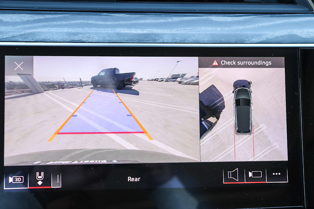 Thumbnail: 2024 Audi Q8 e-tron - 40