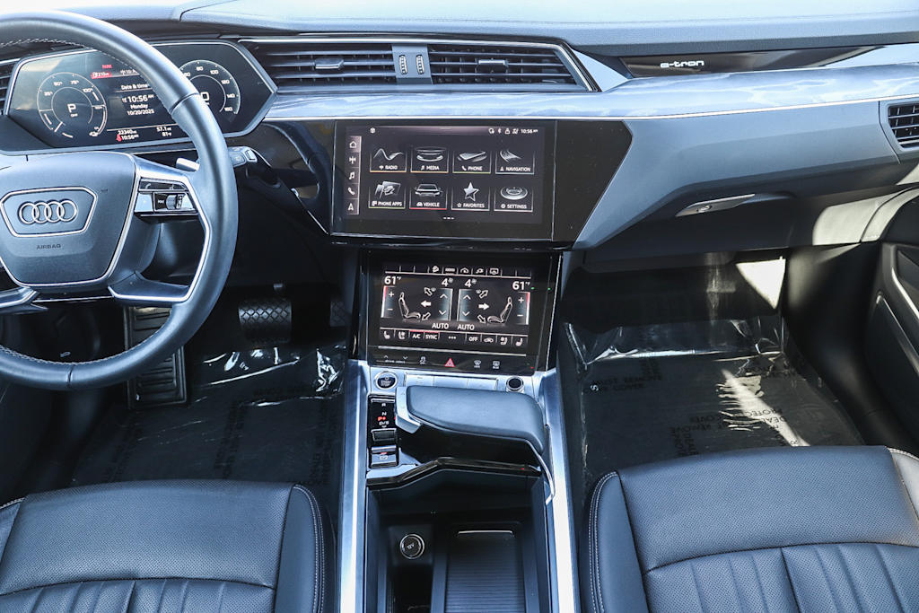 Thumbnail: 2024 Audi Q8 e-tron - 9