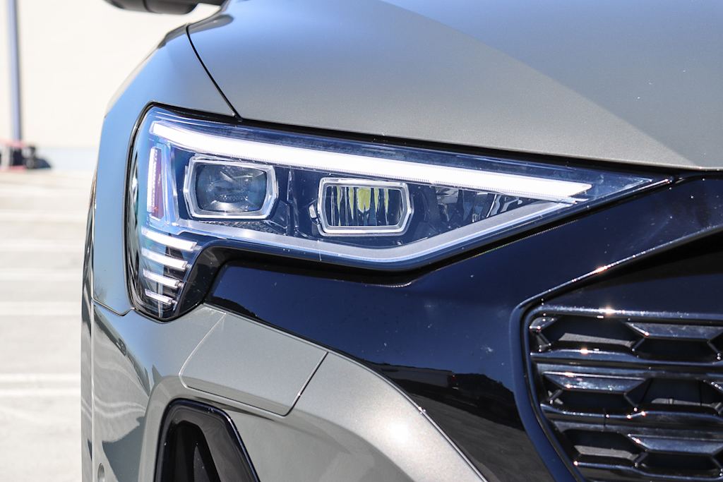 Thumbnail: 2024 Audi Q8 e-tron - 20