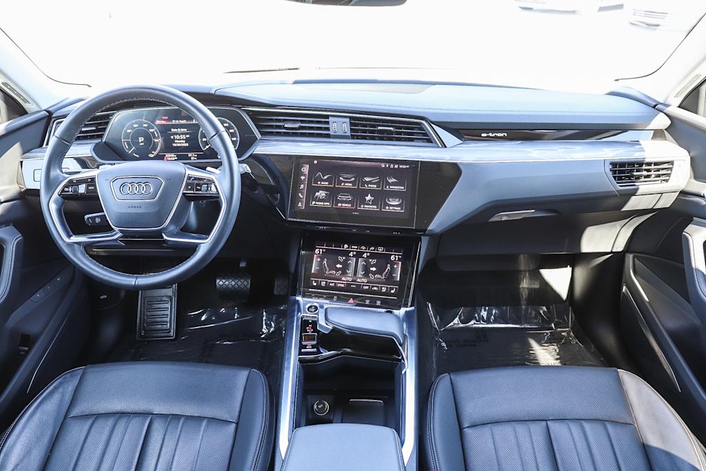 Thumbnail: 2024 Audi Q8 e-tron - 2