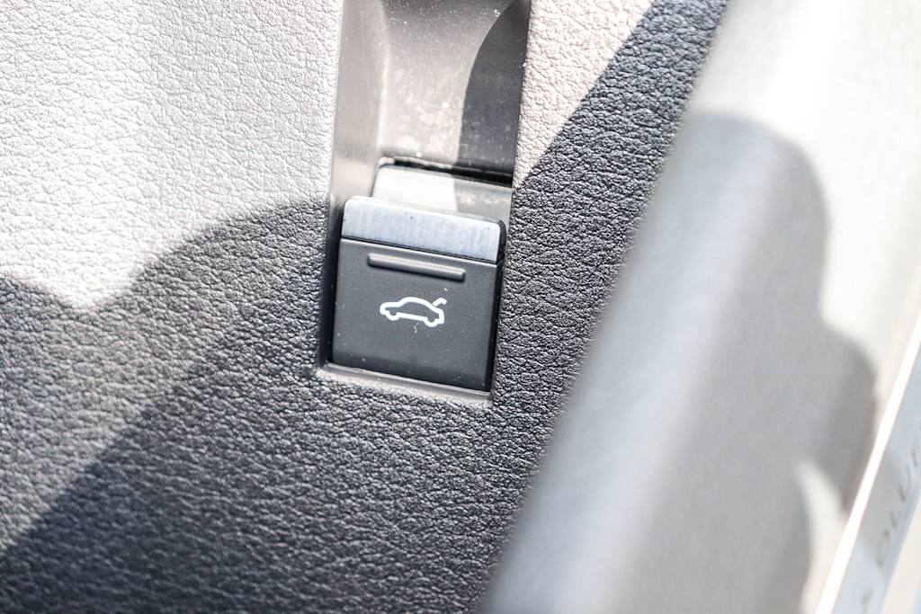 Thumbnail: 2024 Audi Q8 e-tron - 35