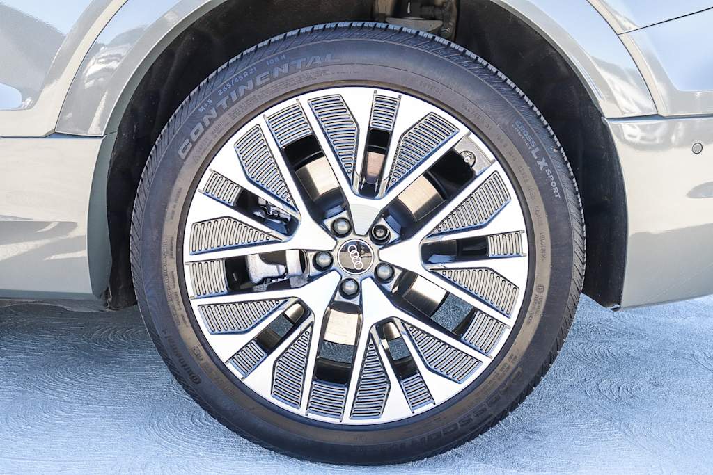 Thumbnail: 2024 Audi Q8 e-tron - 7