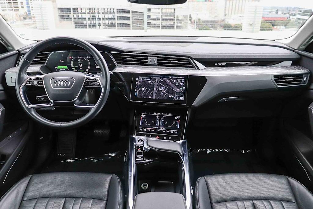 Thumbnail: 2024 Audi Q8 e-tron - 2