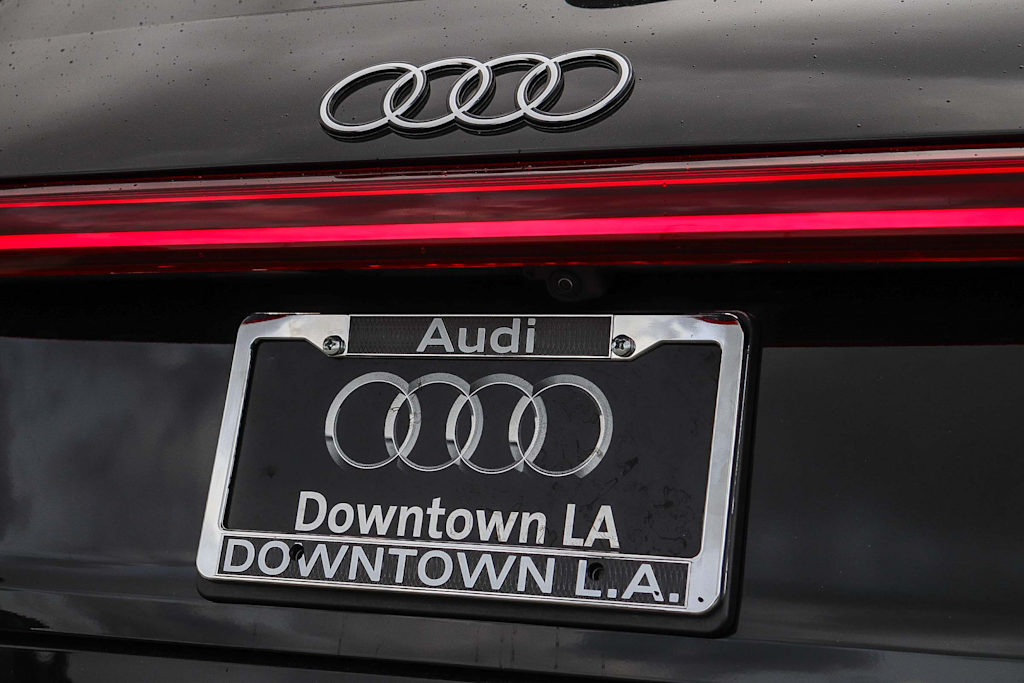 Thumbnail: 2024 Audi Q8 e-tron - 6