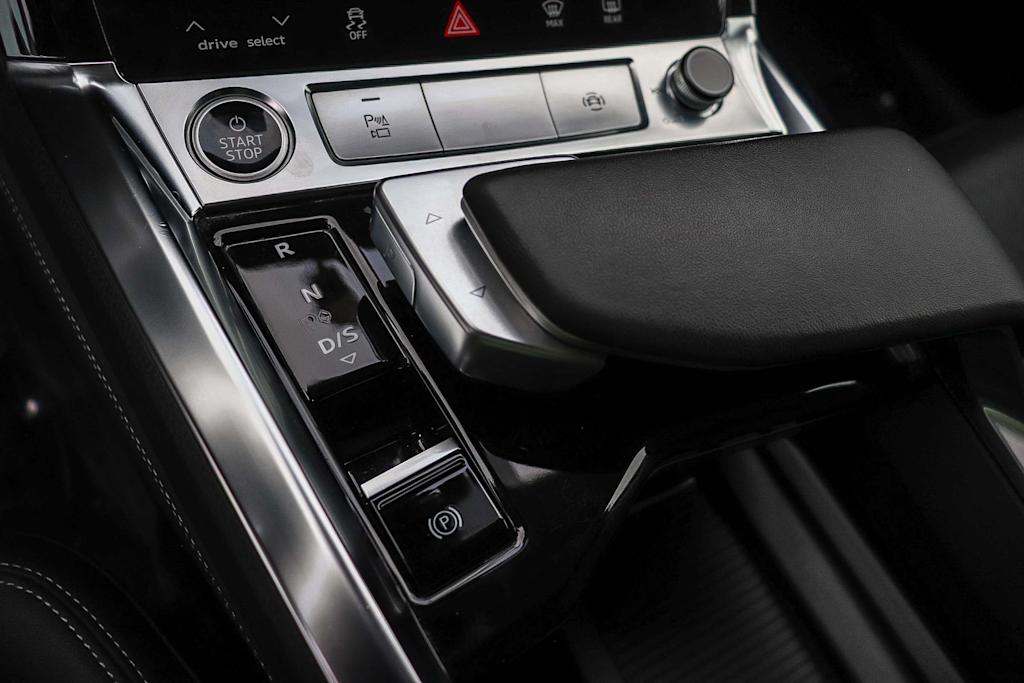 Thumbnail: 2024 Audi Q8 e-tron - 30