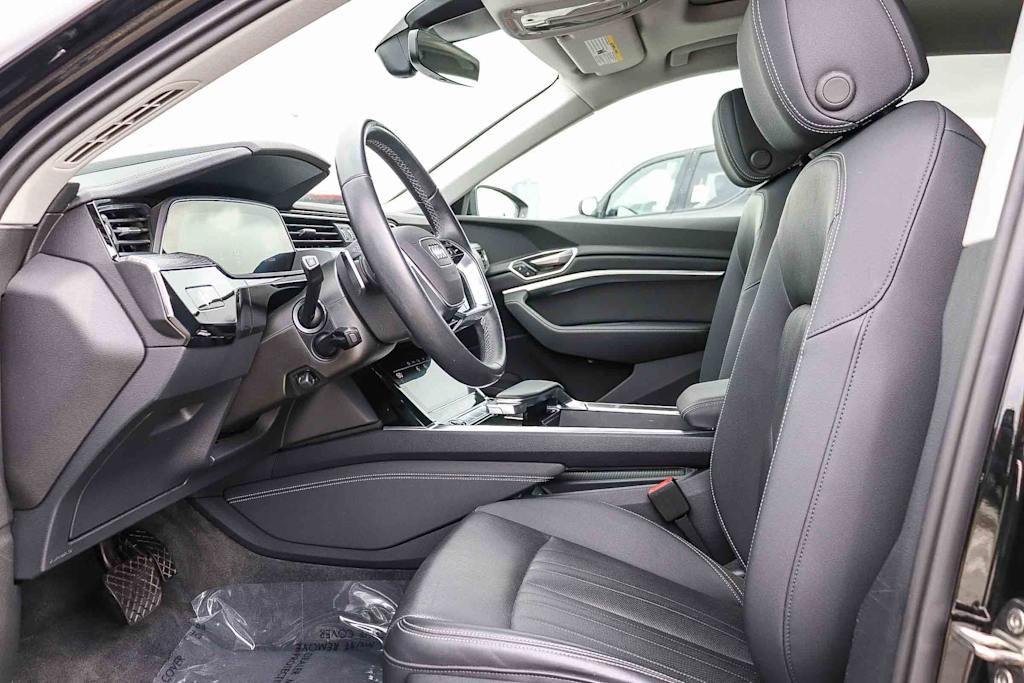 Thumbnail: 2024 Audi Q8 e-tron - 11