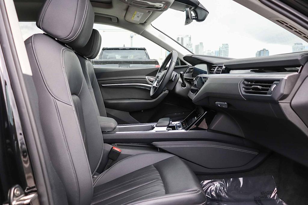 Thumbnail: 2024 Audi Q8 e-tron - 10