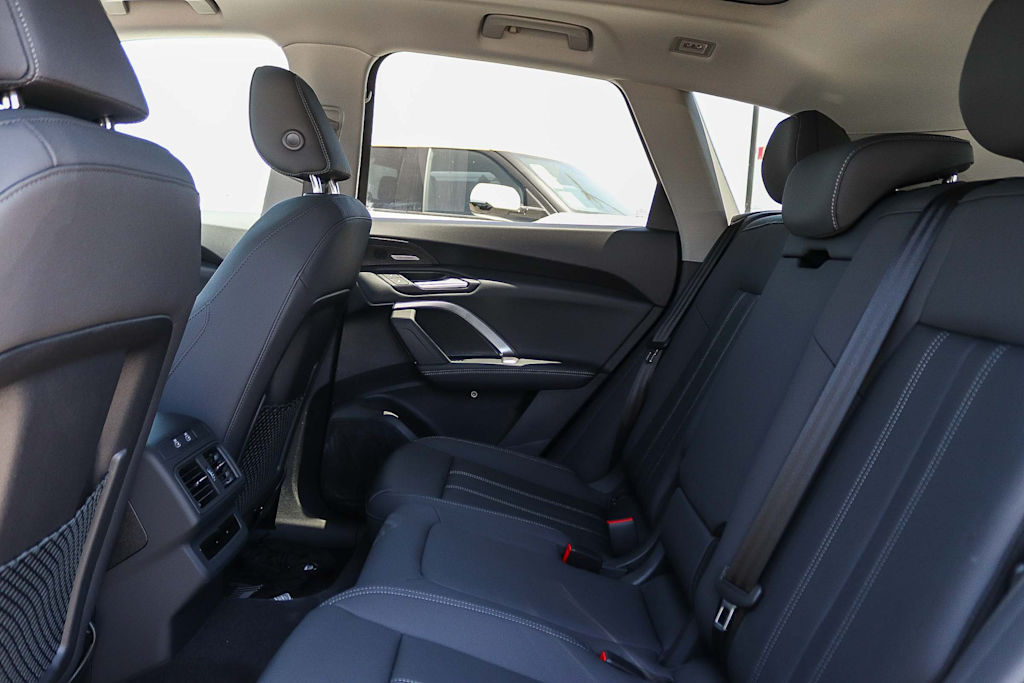 Thumbnail: 2026 Audi Q5 - 12