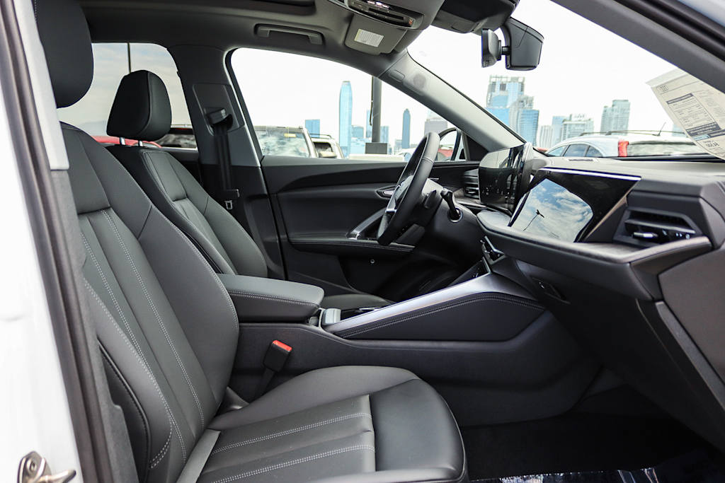 Thumbnail: 2026 Audi Q5 - 10