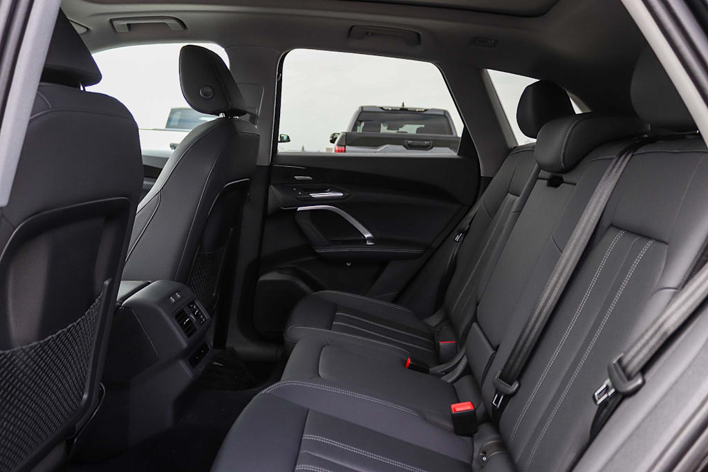 Thumbnail: 2026 Audi Q5 - 12