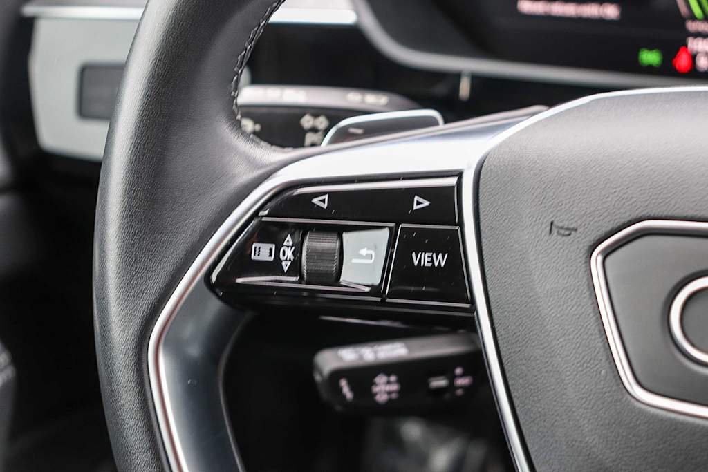 Thumbnail: 2023 Audi e-tron - 27