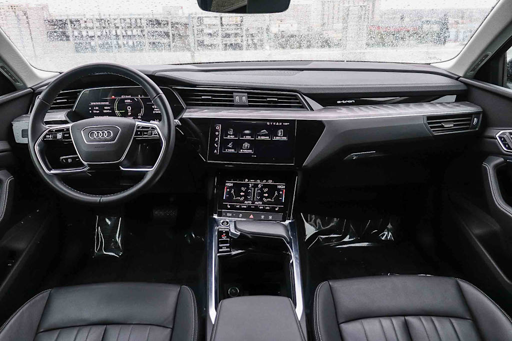 Thumbnail: 2023 Audi e-tron - 2