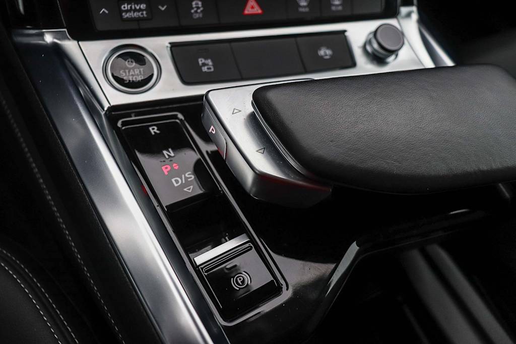 Thumbnail: 2023 Audi e-tron - 15