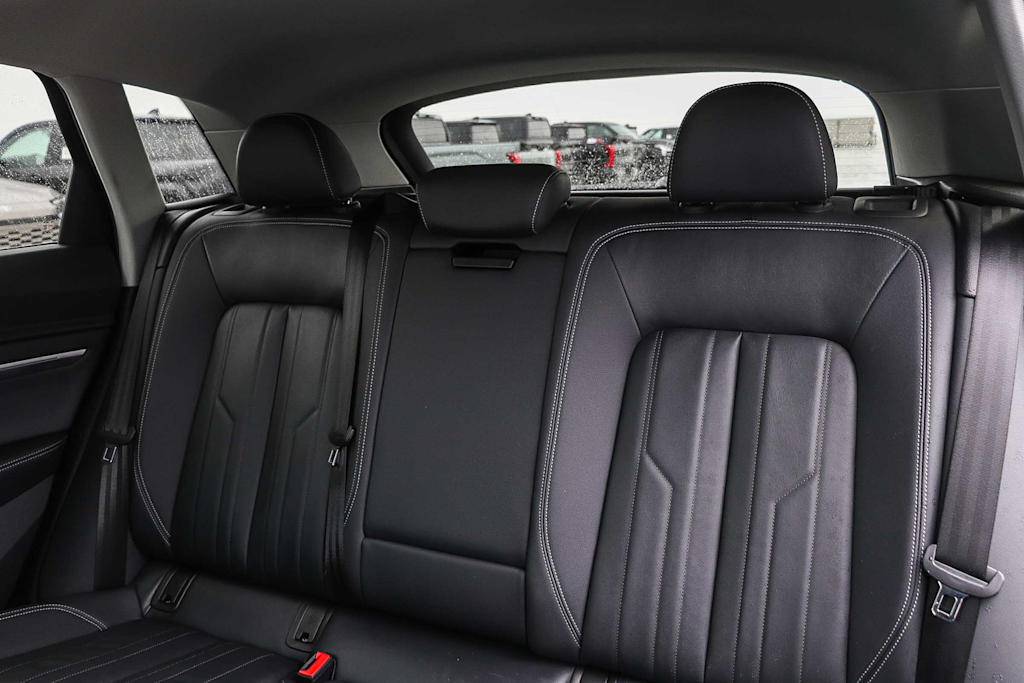 Thumbnail: 2023 Audi e-tron - 12