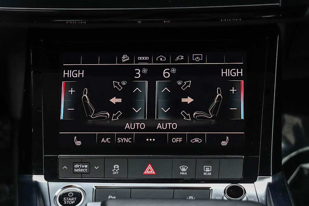 Thumbnail: 2023 Audi e-tron - 14