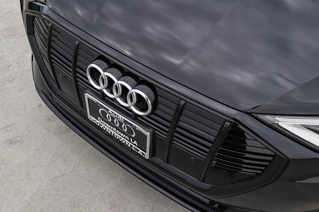 Thumbnail: 2023 Audi e-tron - 6