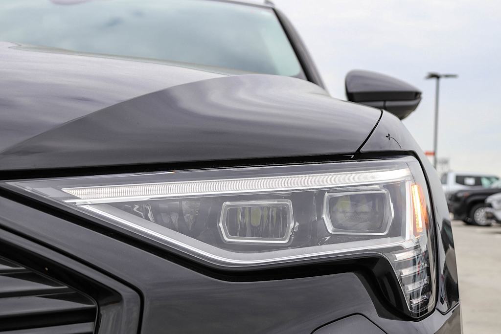 Thumbnail: 2023 Audi e-tron - 20