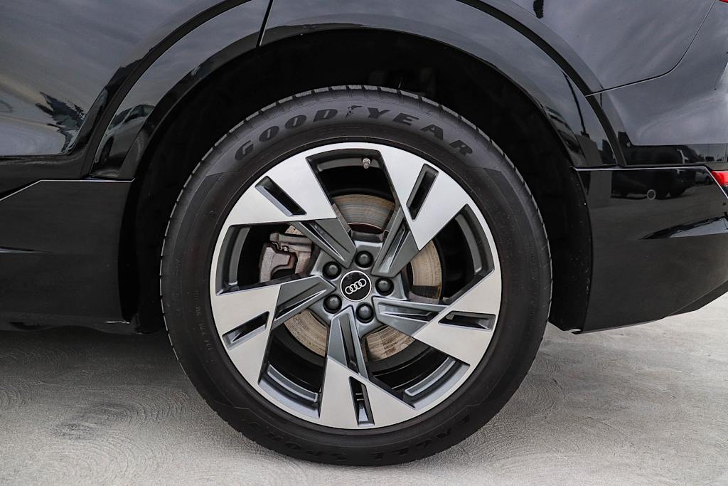 Thumbnail: 2023 Audi e-tron - 7