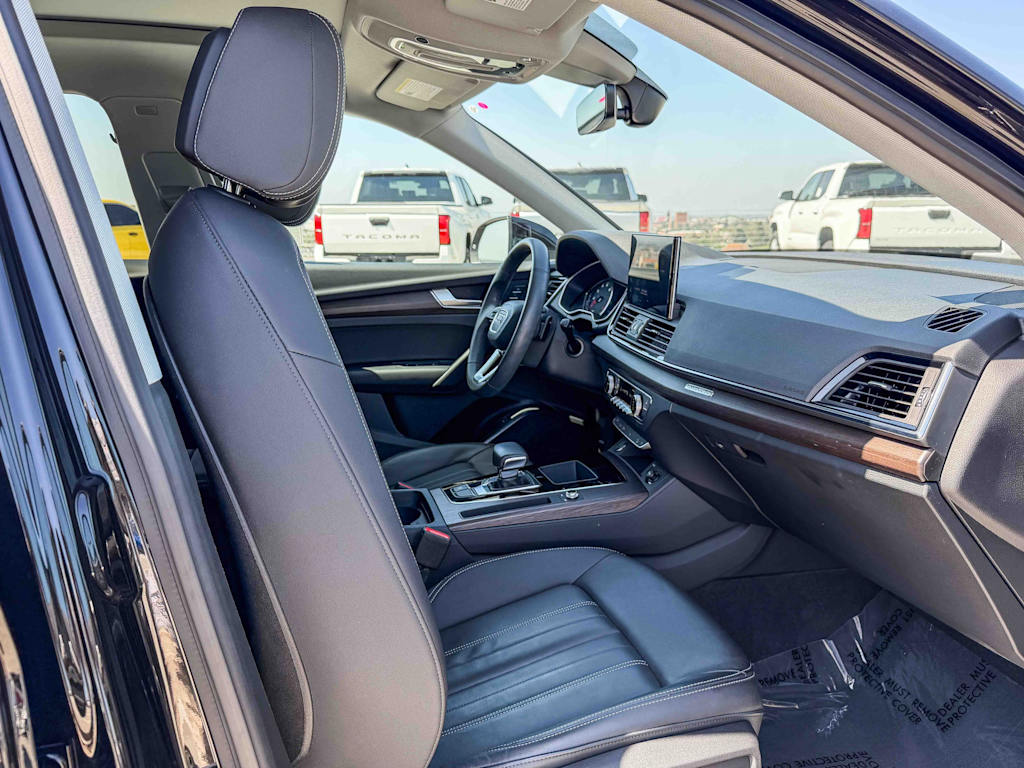 Thumbnail: 2023 Audi Q5 - 10