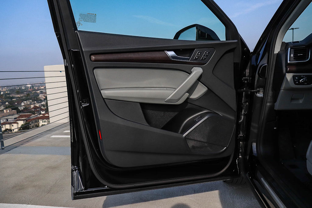 Thumbnail: 2023 Audi Q5 - 32
