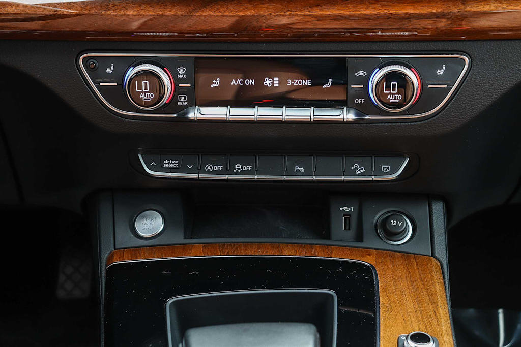 Thumbnail: 2022 Audi Q5 - 25