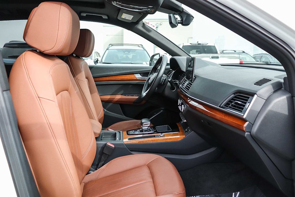 Thumbnail: 2022 Audi Q5 - 9