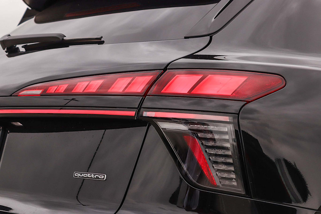 Thumbnail: 2026 Audi Q3 - 21