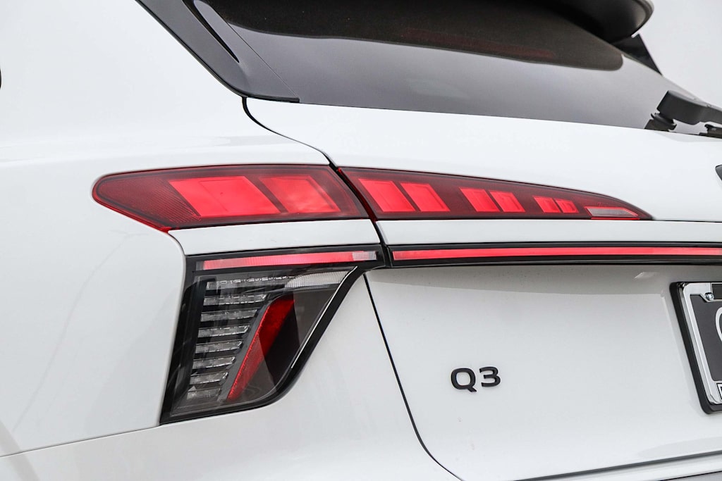 Thumbnail: 2026 Audi Q3 - 21