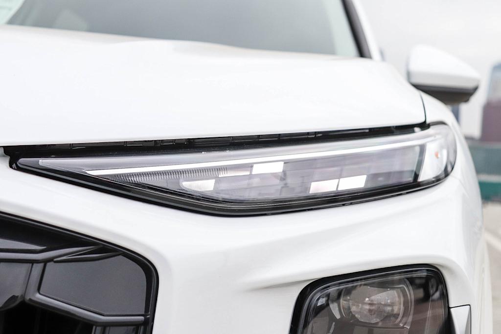 Thumbnail: 2026 Audi Q3 - 18
