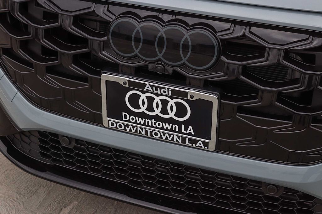 Thumbnail: 2026 Audi Q3 - 6