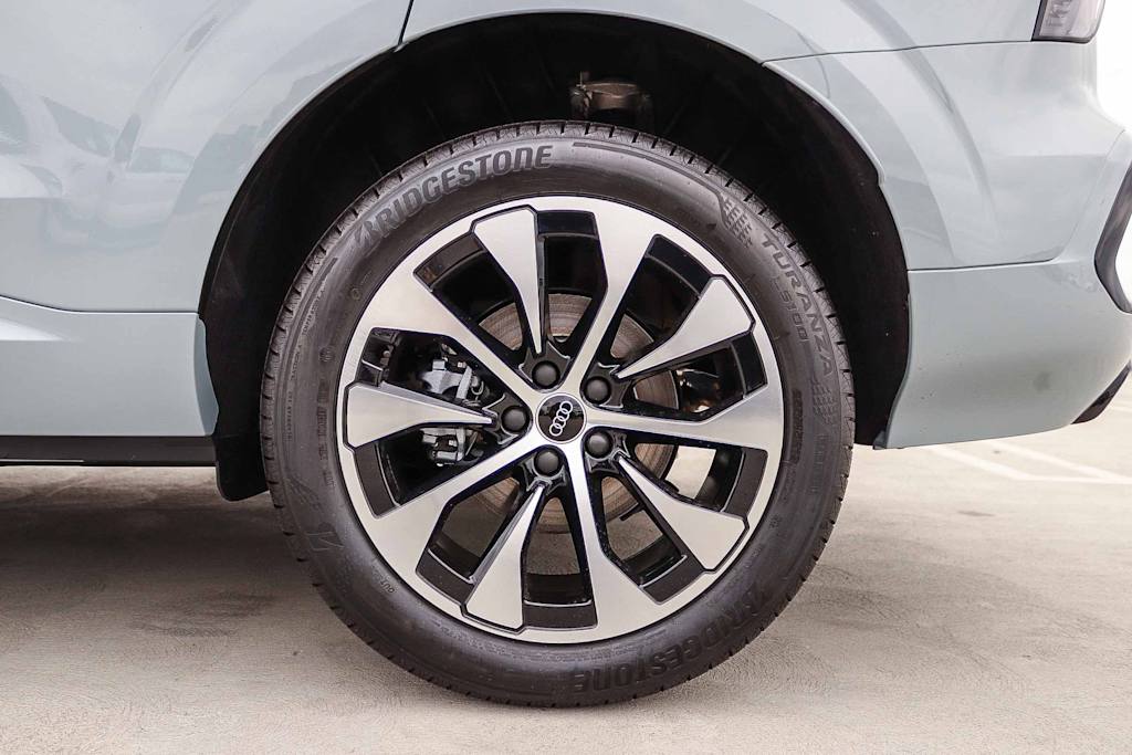 Thumbnail: 2026 Audi Q3 - 7
