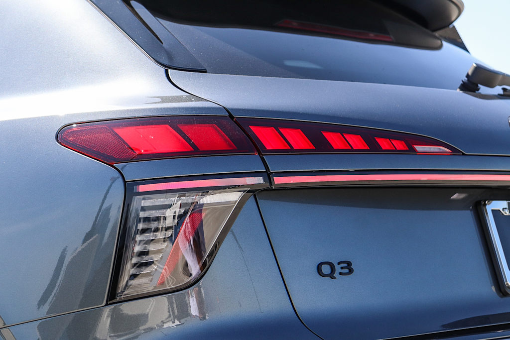 Thumbnail: 2026 Audi Q3 - 22