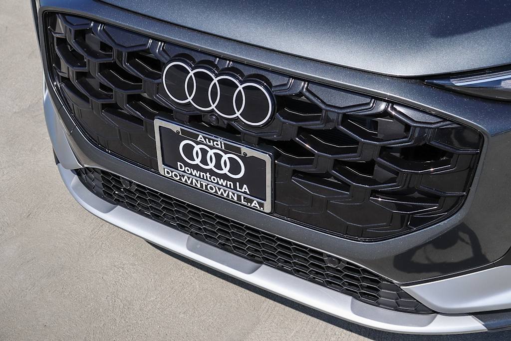 Thumbnail: 2026 Audi Q3 - 5