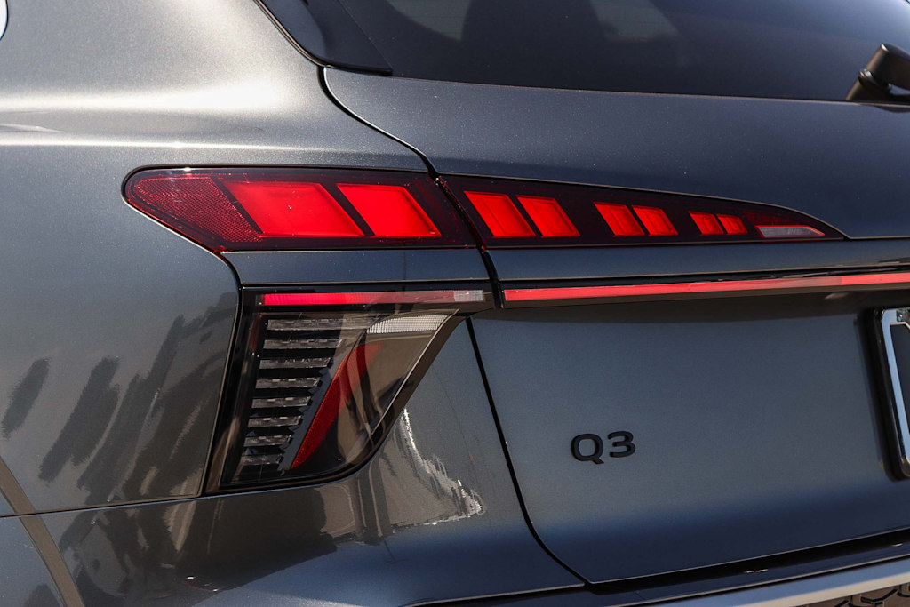 Thumbnail: 2026 Audi Q3 - 22