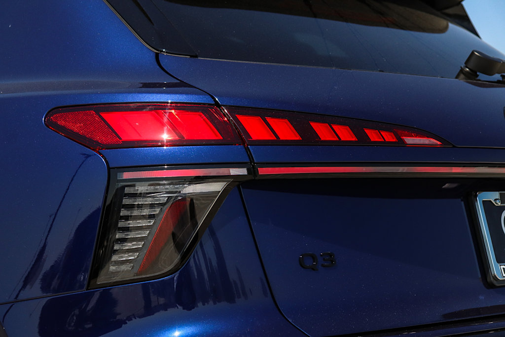 Thumbnail: 2026 Audi Q3 - 21